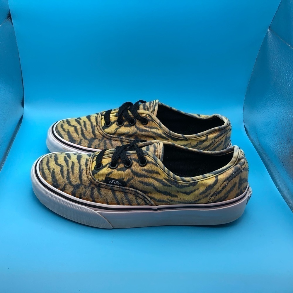 Vans tiger print platform sneakers size 6.5